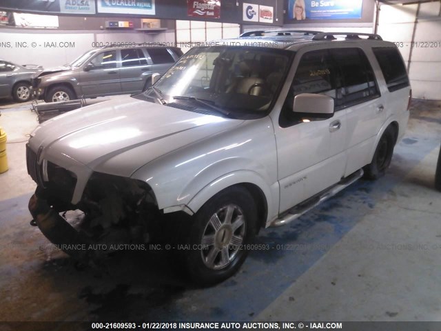 5LMFU28595LJ08433 - 2005 LINCOLN NAVIGATOR WHITE photo 2