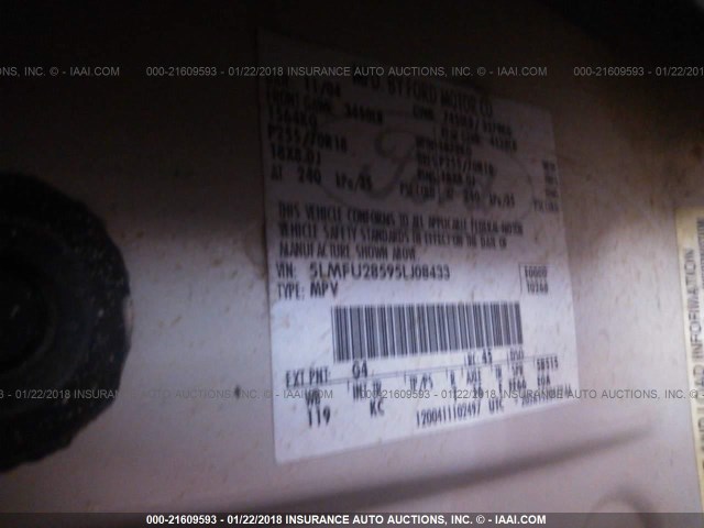 5LMFU28595LJ08433 - 2005 LINCOLN NAVIGATOR WHITE photo 9