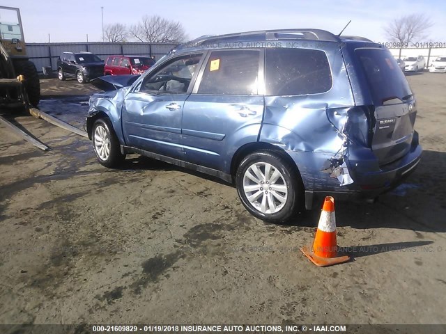 JF2SHBEC7CH449828 - 2012 SUBARU FORESTER LIMITED BLUE photo 3