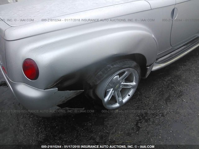 1GCES14H35B118142 - 2005 CHEVROLET SSR 灰色 照片 6