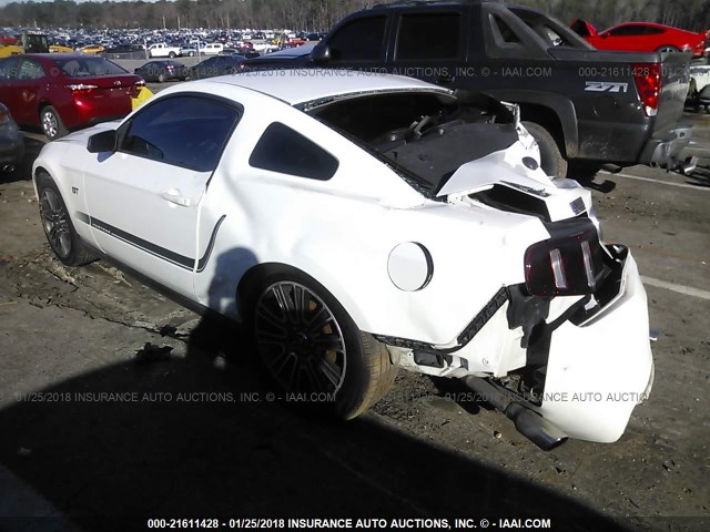 1ZVBP8CH9A5119722 - 2010 FORD MUSTANG GT WHITE photo 3
