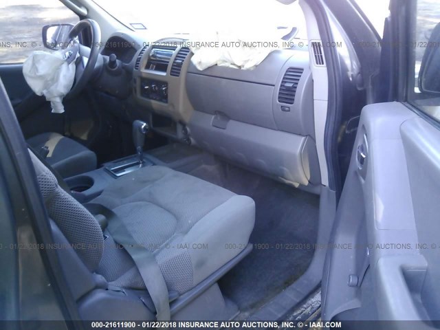 1N6AD07U95C449407 - 2005 NISSAN FRONTIER CREW CAB LE/SE/OFF ROAD GRAY photo 5