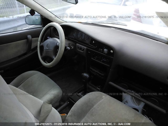 JN1HJ01F9PT098945 - 1993 NISSAN MAXIMA GXE GOLD photo 5