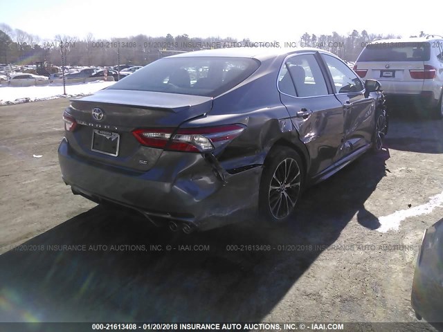 4T1B11HK2JU053726 - 2018 TOYOTA CAMRY L/LE/XLE/SE/XSE GRAY photo 4