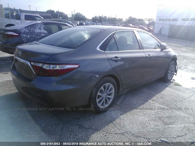 4T1BF1FKXHU402078 - 2017 TOYOTA CAMRY LE/XLE/SE/XSE 灰色 照片 4