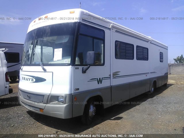 5B4LP57GX13334874 - 2002 WINNEBAGO BRAVE TAN photo 2