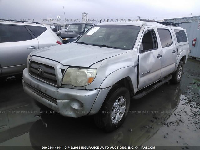 5TELU42N96Z309573 - 2006 TOYOTA TACOMA DOUBLE CAB ვერცხლისფერი ფოტო 2