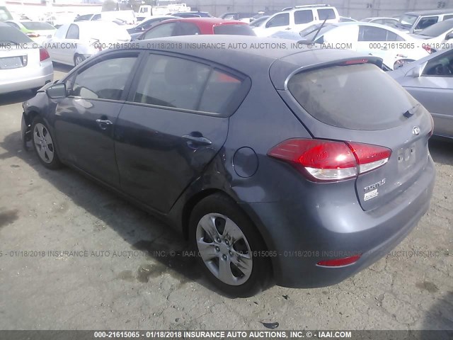 KNAFK5A8XG5657596 - 2016 KIA FORTE LX GRAY photo 3