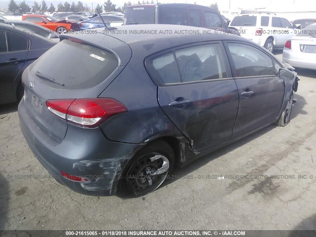 KNAFK5A8XG5657596 - 2016 KIA FORTE LX GRAY photo 4