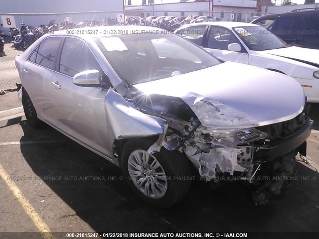 4T4BF1FK7ER360499 - 2014 TOYOTA CAMRY L/SE/LE/XLE SILVER photo 1