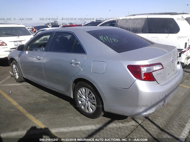 4T4BF1FK7ER360499 - 2014 TOYOTA CAMRY L/SE/LE/XLE Gümüş foto 3