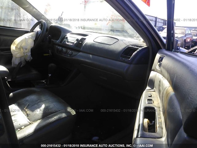 4T1BE32K65U981733 - 2005 TOYOTA CAMRY LE/XLE/SE GRAY photo 5