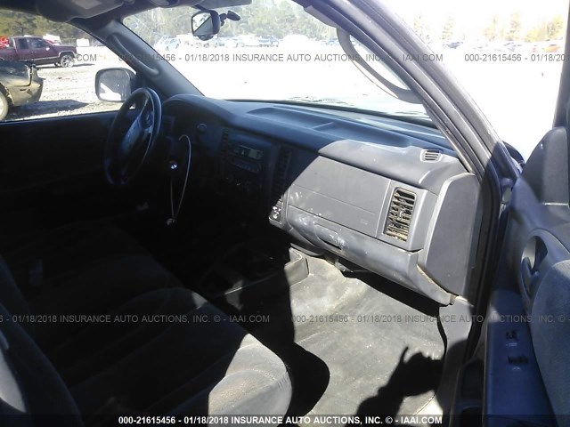 1B7GL32XX2S661303 - 2002 DODGE DAKOTA SPORT/RT GRAY photo 5