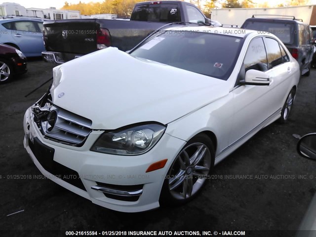 WDDGF8BB7CR208456 - 2012 MERCEDES-BENZ C 300 4MATIC WHITE photo 2