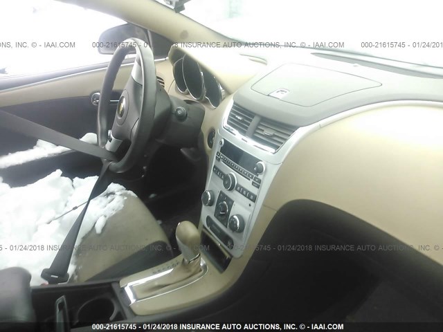 1G1ZB5EB3AF310207 - 2010 CHEVROLET MALIBU LS თაფლისფერი ფოტო 5