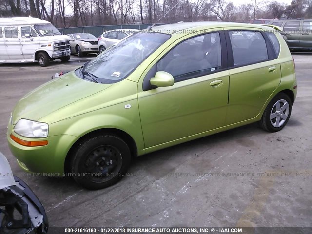 KL1TD62675B404146 - 2005 CHEVROLET AVEO LS GREEN photo 2
