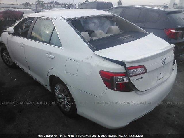 4T1BF1FK3CU515573 - 2012 TOYOTA CAMRY SE/LE/XLE WHITE photo 3