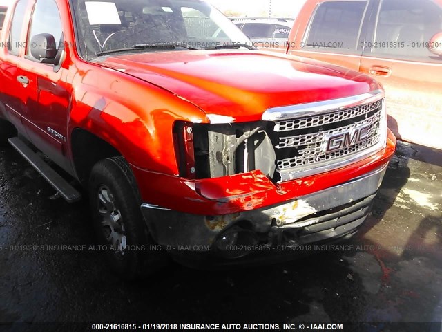 1GTEC19088Z278089 - 2008 GMC SIERRA C1500 RED photo 6