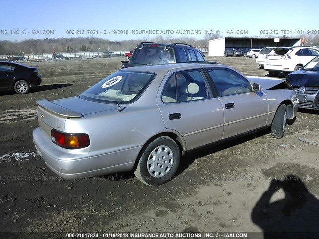 4T1BG12K7TU749198 - 1996 TOYOTA CAMRY DX/LE/XLE TAN photo 4