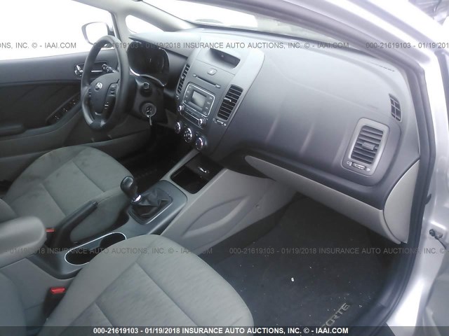 KNAFK4A68F5265823 - 2015 KIA FORTE LX SILVER photo 5