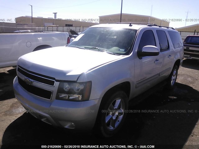 1GNUKJE30AR104190 - 2010 CHEVROLET SUBURBAN K1500 LT SILVER photo 2