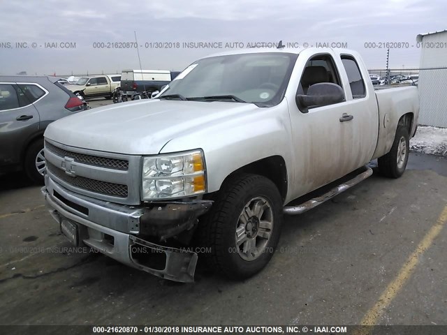 1GCRKSE71CZ129352 - 2012 CHEVROLET SILVERADO K1500 LT SILVER photo 2