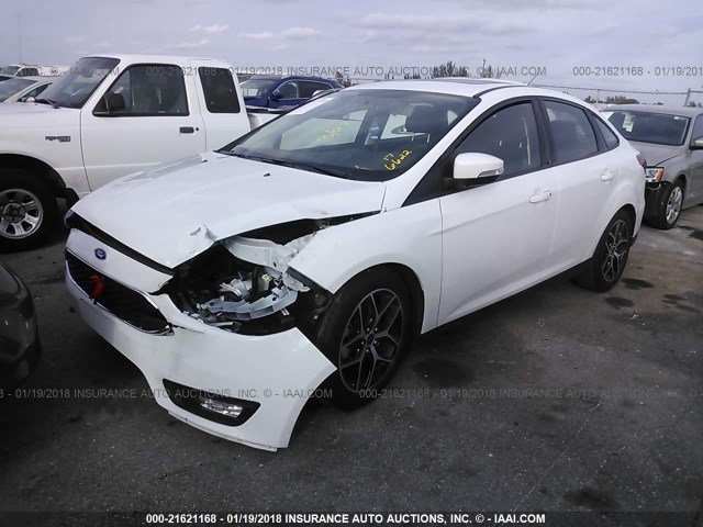 1FADP3H21HL256622 - 2017 FORD FOCUS SEL WHITE photo 2