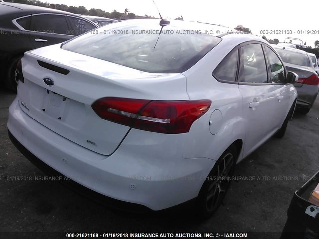 1FADP3H21HL256622 - 2017 FORD FOCUS SEL WHITE photo 4