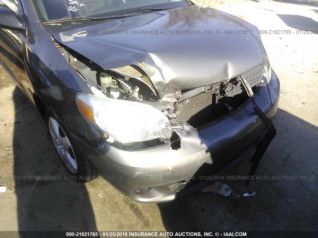 2T1KR32E96C582624 - 2006 TOYOTA COROLLA MATRIX XR GRAY photo 6