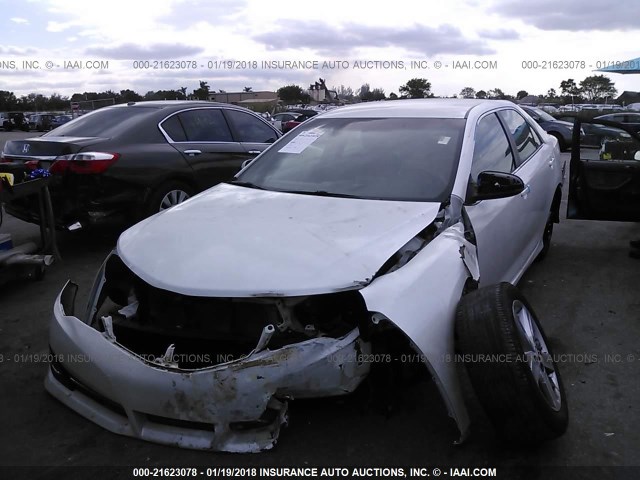 4T1BF1FK8EU810218 - 2014 TOYOTA CAMRY L/SE/LE/XLE 白色 照片 6