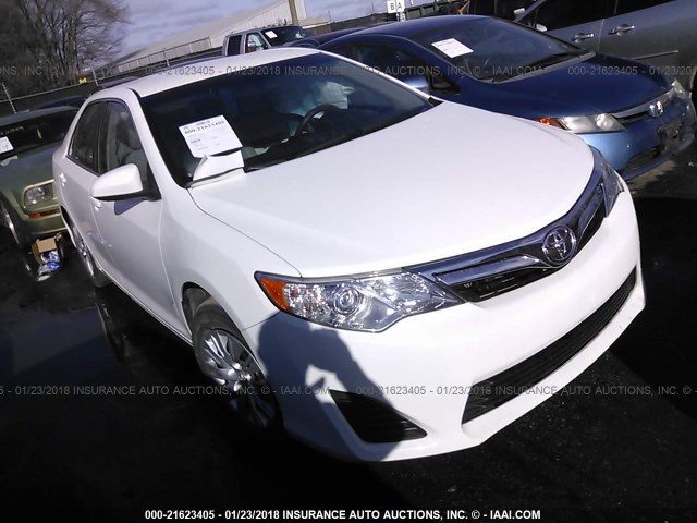 4T4BF1FK4ER386025 - 2014 TOYOTA CAMRY L/SE/LE/XLE 白色 照片 1