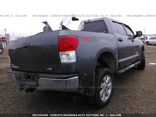 5TFDW5F11AX116698 - 2010 TOYOTA TUNDRA CREWMAX SR5 BLUE photo 4