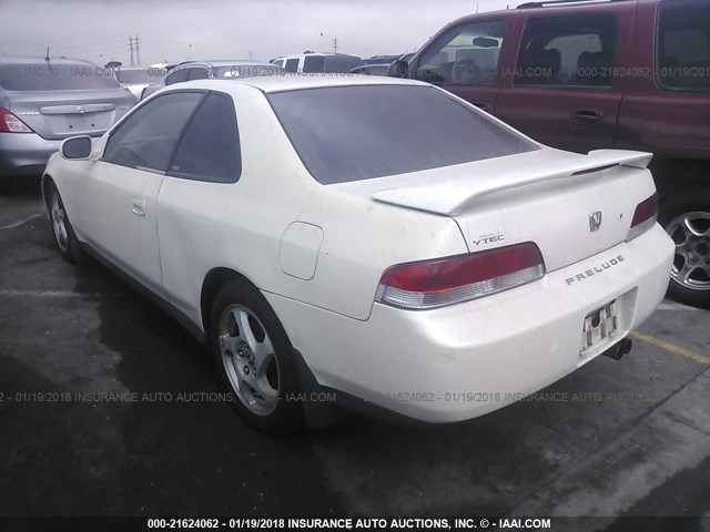 JHMBB6247YC001967 - 2000 HONDA PRELUDE WHITE photo 3