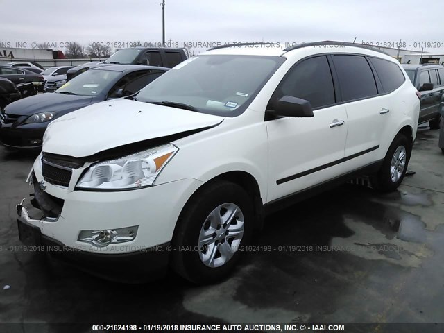 1GNKRFED6CJ425001 - 2012 CHEVROLET TRAVERSE LS WHITE photo 2