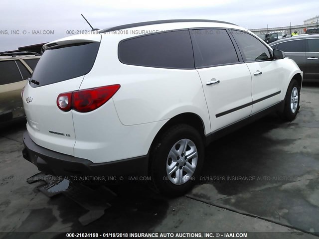 1GNKRFED6CJ425001 - 2012 CHEVROLET TRAVERSE LS WHITE photo 4