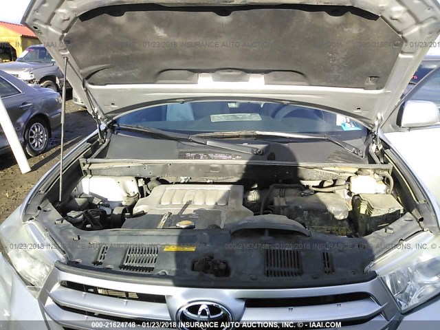 5TDBK3EH5BS079068 - 2011 TOYOTA HIGHLANDER SE SILVER photo 10