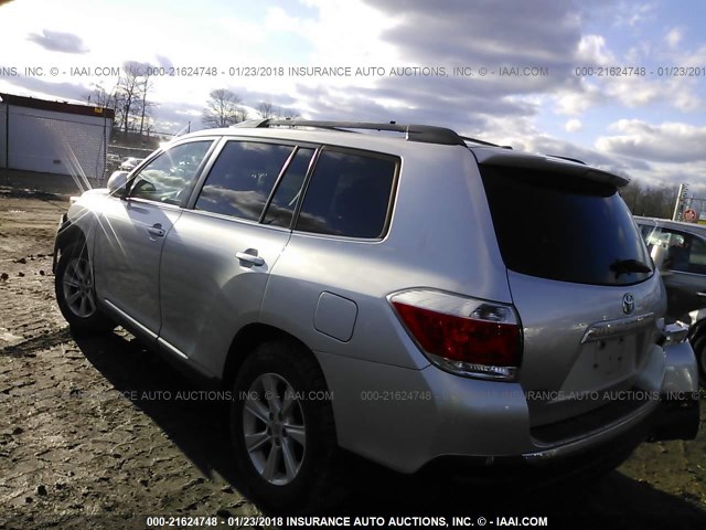 5TDBK3EH5BS079068 - 2011 TOYOTA HIGHLANDER SE SILVER photo 3