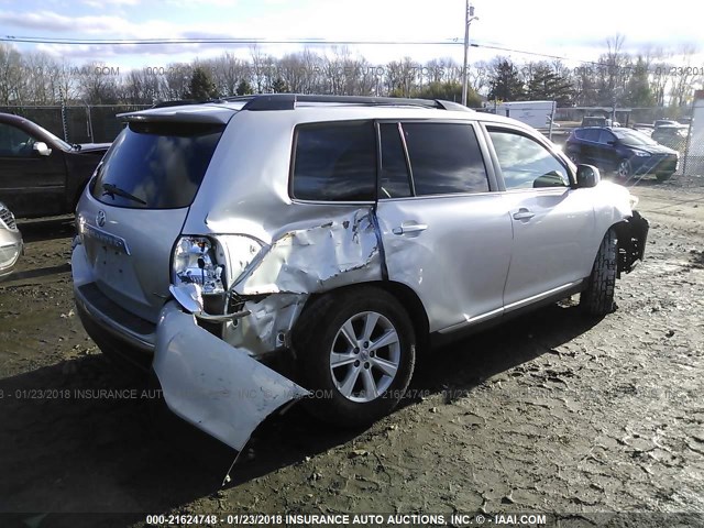 5TDBK3EH5BS079068 - 2011 TOYOTA HIGHLANDER SE SILVER photo 4