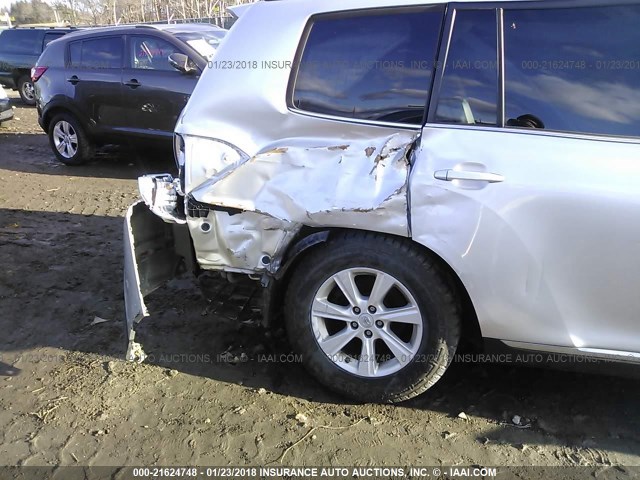 5TDBK3EH5BS079068 - 2011 TOYOTA HIGHLANDER SE SILVER photo 6