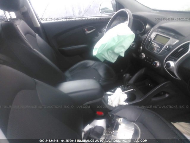 KM8JU3AC4AU112714 - 2010 HYUNDAI TUCSON GLS/LIMITED ნაცრისფერი ფოტო 5