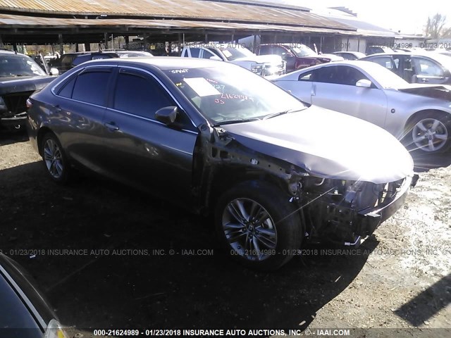 4T1BF1FK8GU154489 - 2016 TOYOTA CAMRY LE/XLE/SE/XSE GRAY photo 1