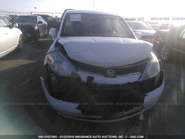 3N1BC13E78L352698 - 2008 NISSAN VERSA S/SL WHITE photo 6