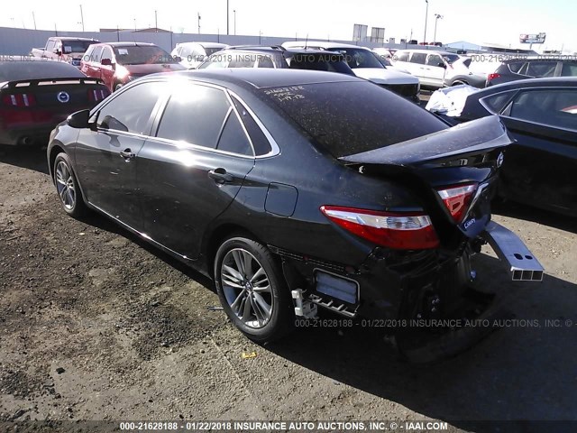 4T1BF1FK3HU759215 - 2017 TOYOTA CAMRY LE/XLE/SE/XSE BLACK photo 3