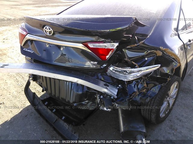 4T1BF1FK3HU759215 - 2017 TOYOTA CAMRY LE/XLE/SE/XSE BLACK photo 6
