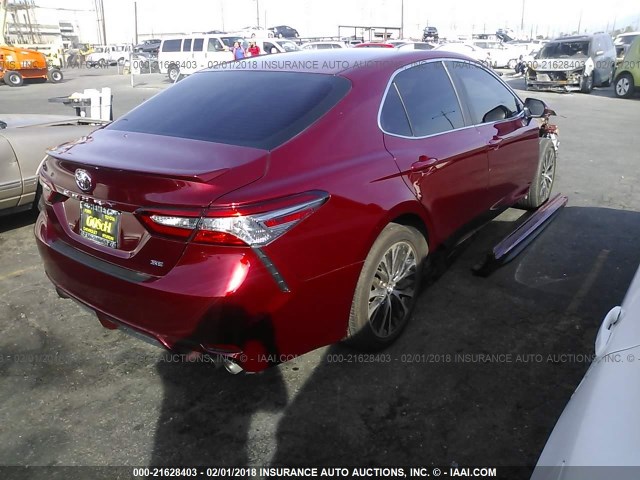 4T1B11HK4JU537526 - 2018 TOYOTA CAMRY L/LE/XLE/SE/XSE RED photo 4