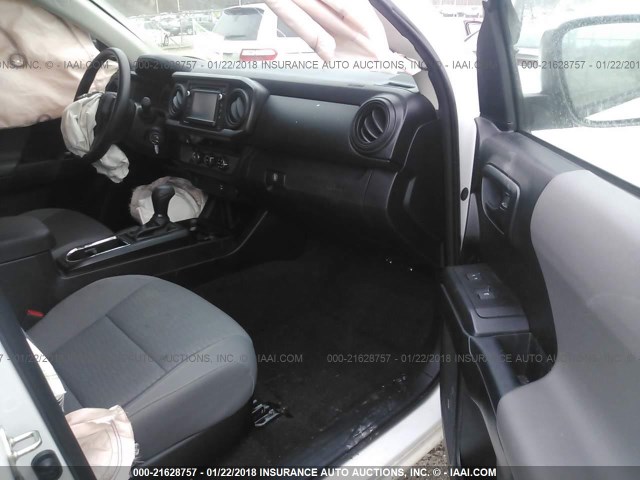 5TFRX5GN9HX076871 - 2017 TOYOTA TACOMA ACCESS CAB/SR/SR5 თეთრი ფოტო 5