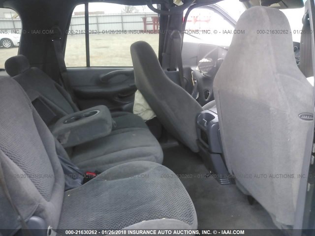 1FMEU15W32LA62518 - 2002 FORD EXPEDITION XLT 黑色 照片 8