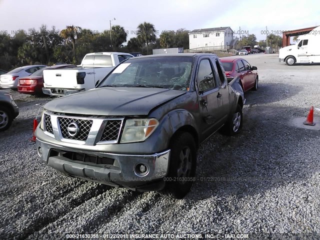 1N6AD06UX8C417667 - 2008 NISSAN FRONTIER KING CAB LE/SE/OFF ROAD GRAY photo 2