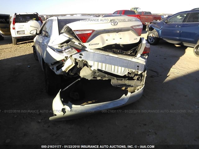 4T1BF1FK6HU369984 - 2017 TOYOTA CAMRY LE/XLE/SE/XSE თეთრი ფოტო 6