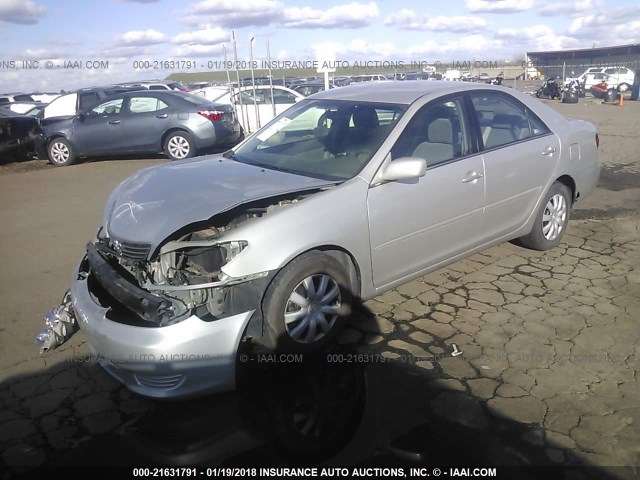 4T1BE32K46U724524 - 2006 TOYOTA CAMRY LE/XLE/SE SILVER photo 2